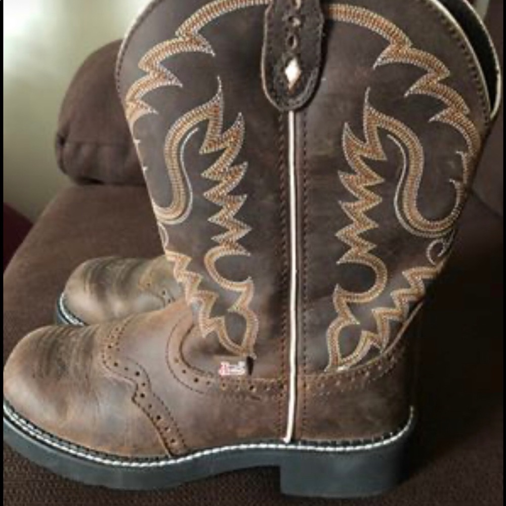 Justin boots leather price negotiable